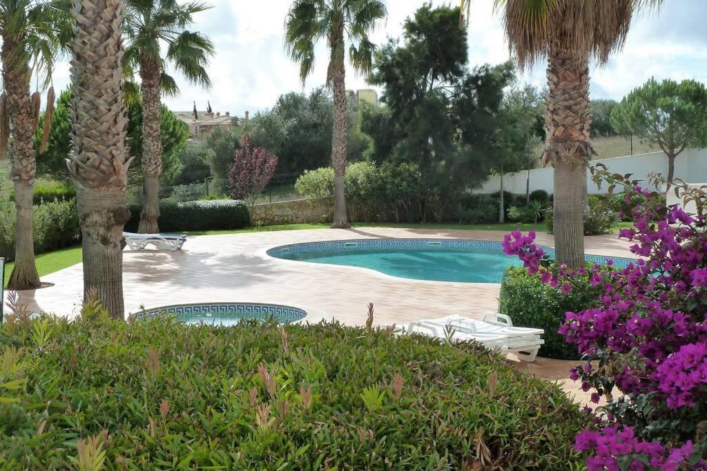 Great 2 Bedroom Apartment With Communal Pool Лагос Екстериор снимка