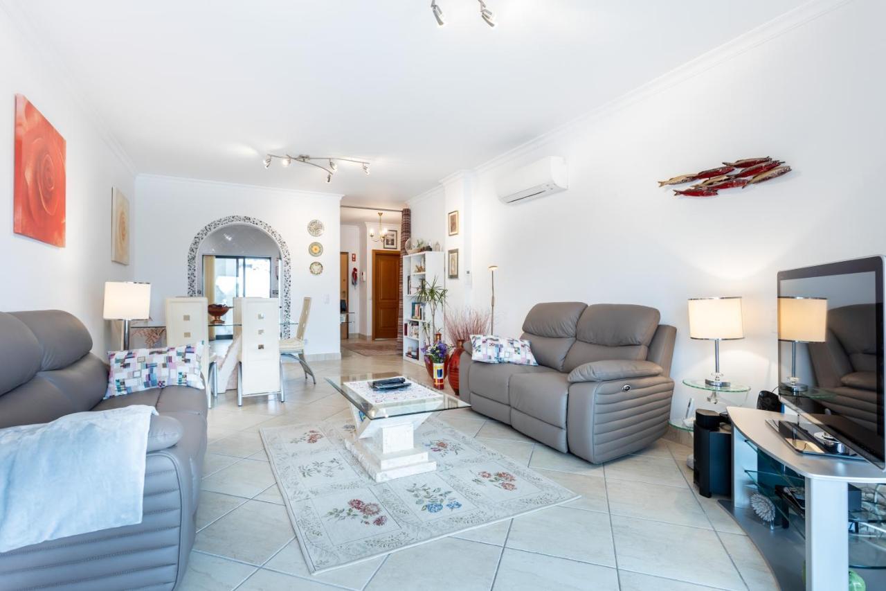 Great 2 Bedroom Apartment With Communal Pool Лагос Екстериор снимка