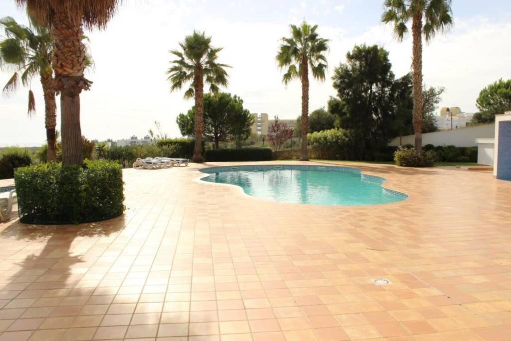 Great 2 Bedroom Apartment With Communal Pool Лагос Екстериор снимка