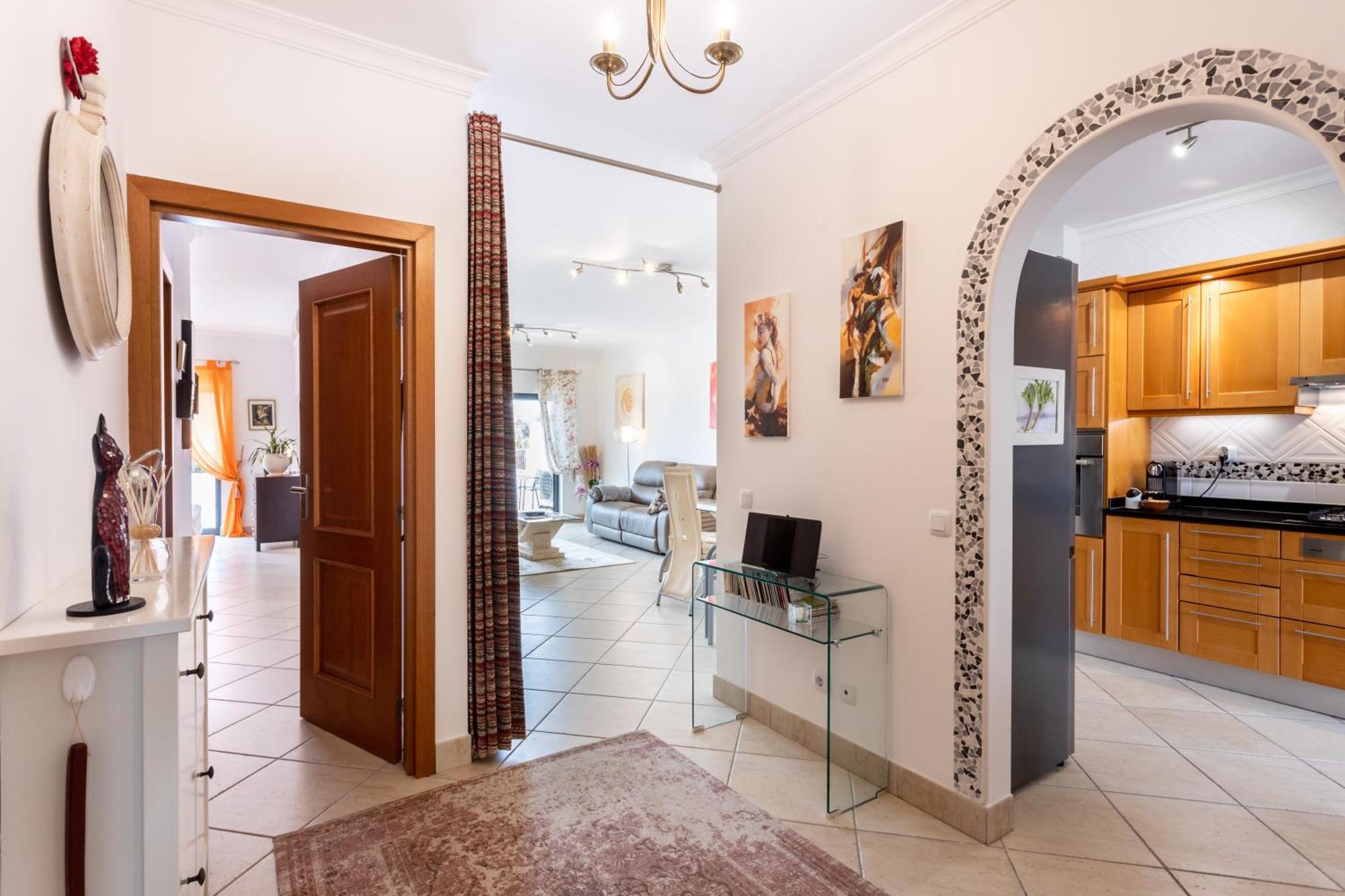 Great 2 Bedroom Apartment With Communal Pool Лагос Екстериор снимка