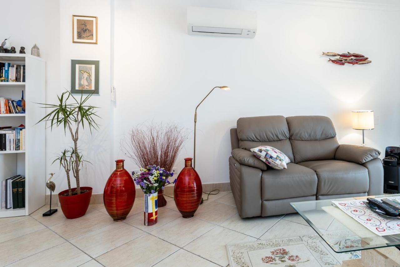 Great 2 Bedroom Apartment With Communal Pool Лагос Екстериор снимка